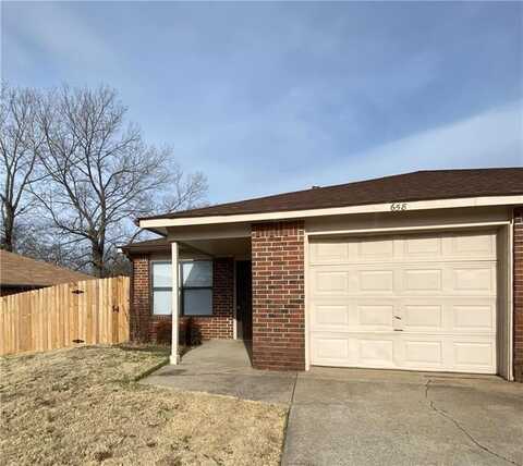 658 W Martha DR, Fayetteville, AR 72703