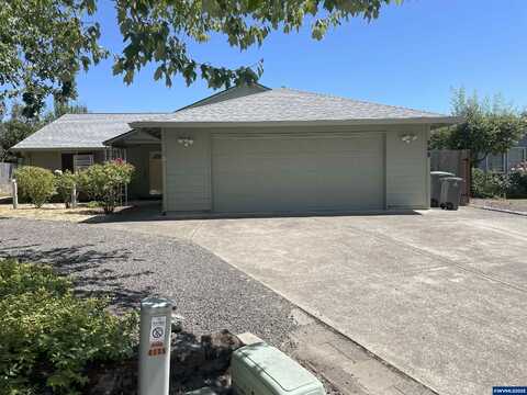 848 SW Hawthorne St, McMinnville, OR 97114