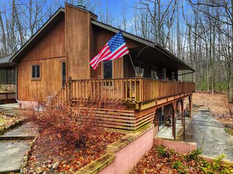 405 Crestview Road, Houghton Lake, MI 48629