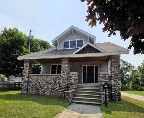 914 S Third Avenue, Alpena, MI 49707