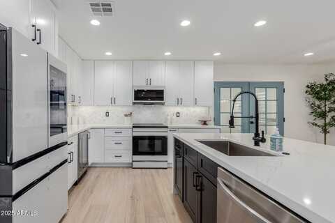8522 E VIRGINIA Avenue, Scottsdale, AZ 85257
