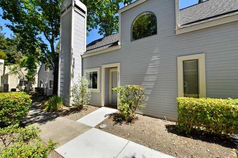 2737 Lakeview Drive, Santa Rosa, CA 95405