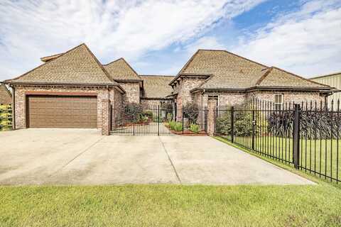 111 Gentle Oak Boulevard, Houma, LA 70395