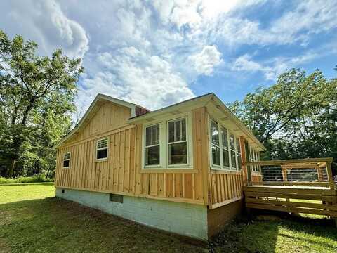 107 6th, BEAVER, WV 25813