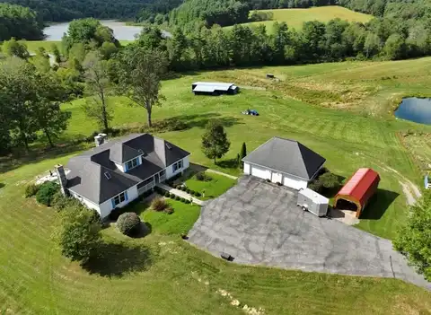 151 Broomstraw Ridge Rd, JUMPING BRANCH, WV 25969