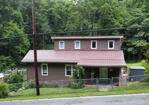 1856 Maple Fork Rd, MT. HOPE, WV 25880