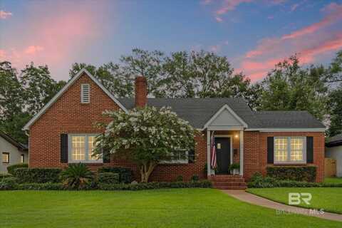 300 Woodlands Avenue, Mobile, AL 36607
