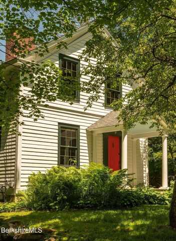 9 Yale Hill Rd, Stockbridge, MA 01262