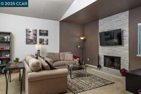 1086 Maywood Ln, Martinez, CA 94553