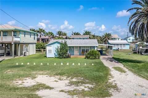 819 S Magnolia Street, Rockport, TX 78382