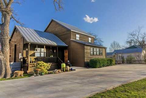 405 Pecan St, Fredericksburg, TX 78624