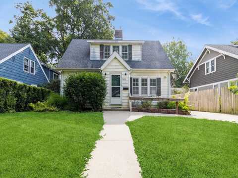 616 Lynn Avenue, Ames, IA 50014