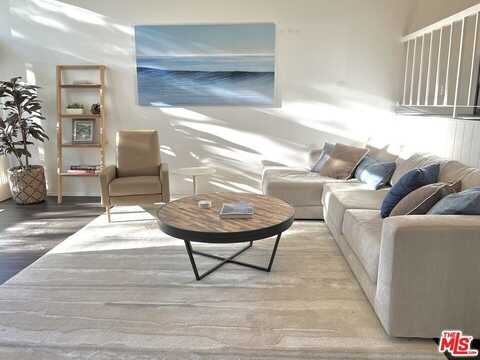 17156 Palisades Cir, Pacific Palisades, CA 90272