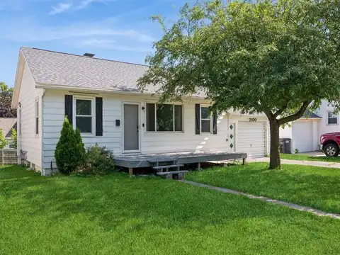2100 10th Avenue, Marion, IA 52302