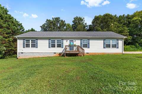 288 Howard Norton Drive, Hiddenite, NC 28636