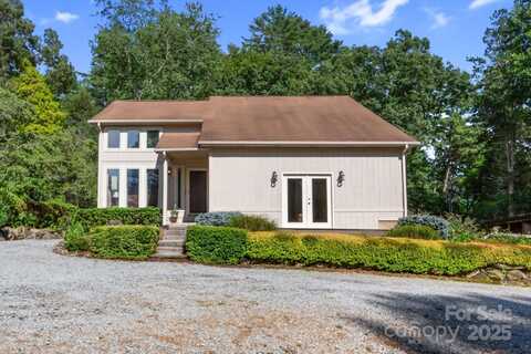 202 Merriwood Lane, Hendersonville, NC 28791