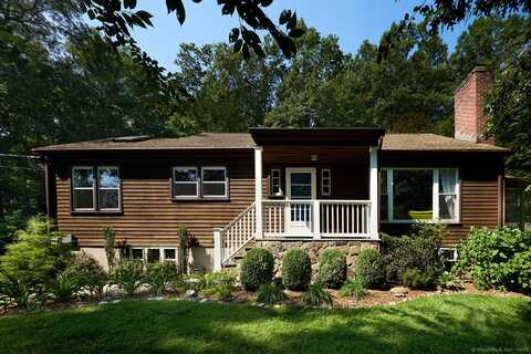 3 Pomperaug Road, Newtown, CT 06482