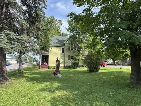 836 7th Ave, Two Harbors, MN 55616