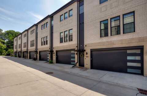 930 12th Street, Des Moines, IA 50309