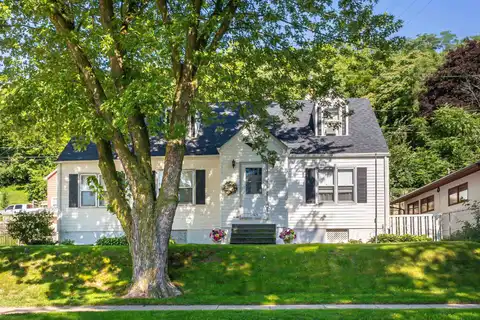 1765 Lincoln, Dubuque, IA 52001