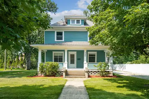 720 E Howard, Manchester, IA 52057