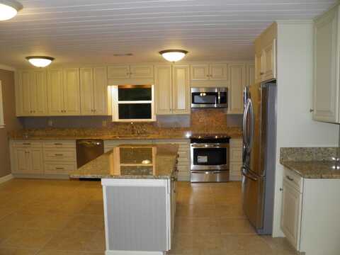 203 Yancey Street, Fort Walton Beach, FL 32547