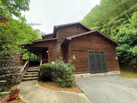 940 Daniels Creek, Banner, KY 41603