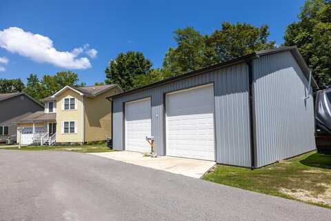 357 Saint Martins Lane, Hazard, KY 41701