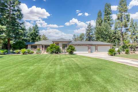 7575 Highland Avenue N, Clovis, CA 93619
