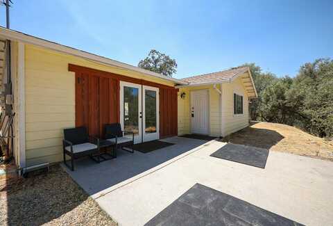 29130 Yosemite Springs Parkway, Coarsegold, CA 93614