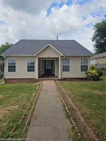 1817 14th ST, Fort Smith, AR 72904