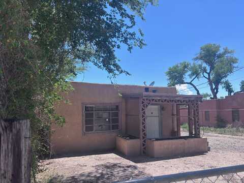 726 RIVERSIDE Drive SW, Albuquerque, NM 87105