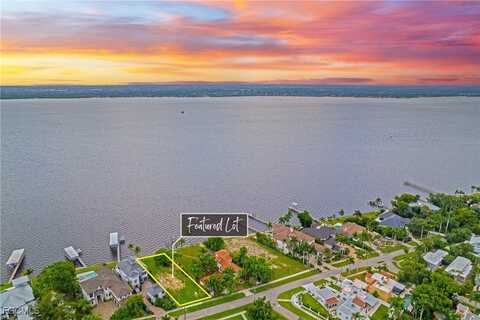 2904 Valencia Way, Fort Myers, FL 33901