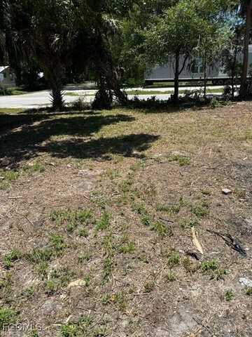 403 Santa Barbara Street, North Fort Myers, FL 33903