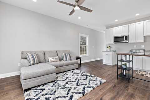 408 MARKET AVE, WAYNESBORO, VA 22980