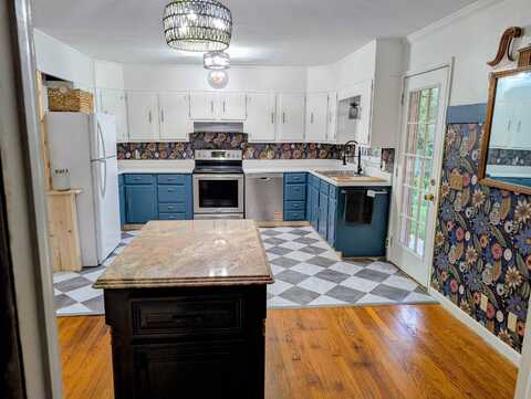 49 KINGSTOWN LN, HOT SPRINGS, VA 24445