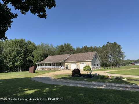 9933 N Douglas Road, Vestaburg, MI 48891