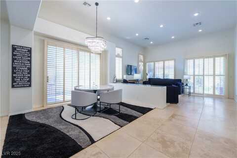 5121 Kapalua Lane, Las Vegas, NV 89113