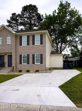 1517 Pine Brook Court, Greenville, NC 27858