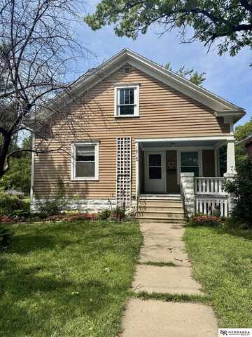 1915 S 17th Street, Lincoln, NE 68502