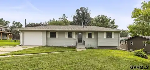 105 Hillside Drive, Bellevue, NE 68005