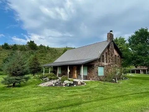 777 Eagle Nest Drive, Valentine, NE 69201