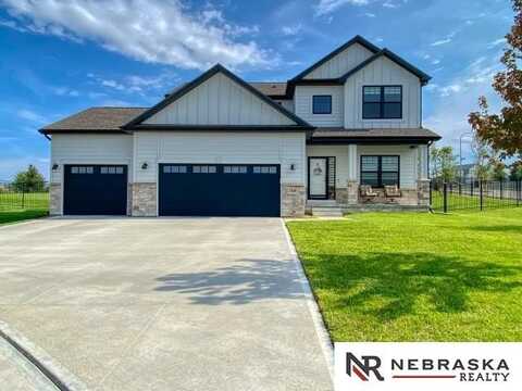 17607 Ogden Circle, Omaha, NE 68116