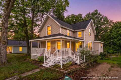 1323 4th Avenue, Lake Odessa, MI 48849