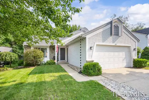 655 Sandhurst Drive SE, Grand Rapids, MI 49548