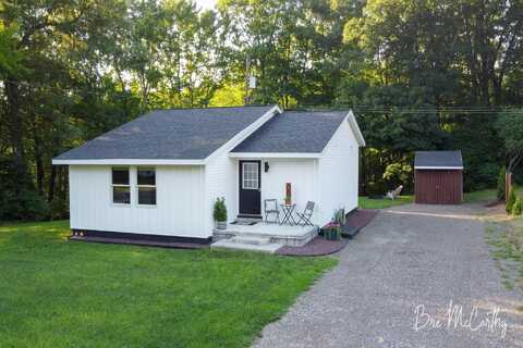 68 E River Road, Muskegon, MI 49445