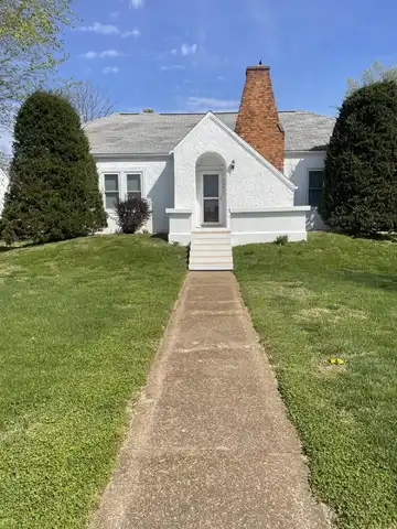 1002 Ozark Avenue, Cabool, MO 65689