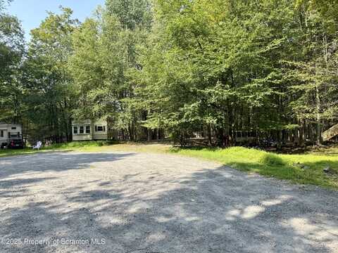 136 Carousel Court, Covington, PA 18424