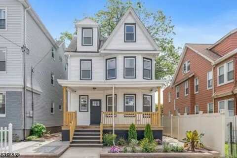 32 Palm St, Newark, NJ 07106