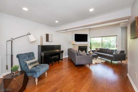 318 Main St Unit 35, Madison, NJ 07940